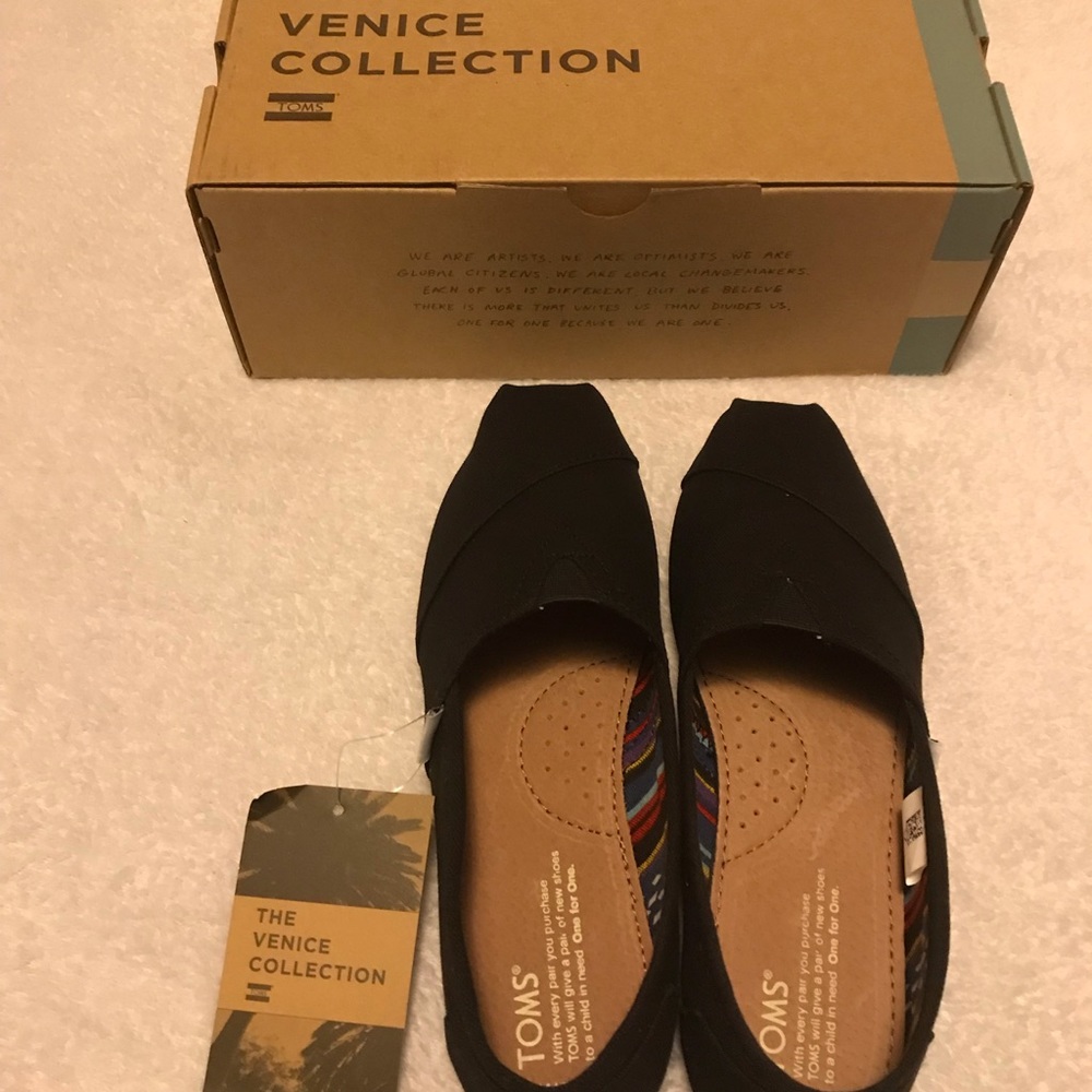 Toms Classic Black on Black Canvas. Size 7.5